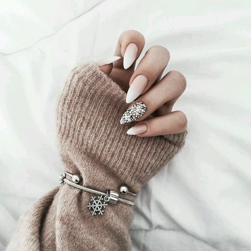 silverou: valentinabyvalentino:Celebrate for New YearGet $10 off over $90     &n