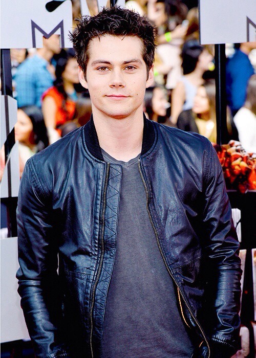 vjbrendan:  http://www.vjbrendan.com/2014/04/dylan-obrien-at-2014-mtv-movie-awards.html