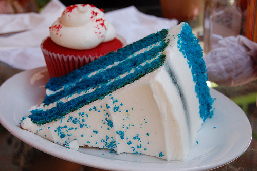 im-horngry:Blue Velvet Cake - As Requested!