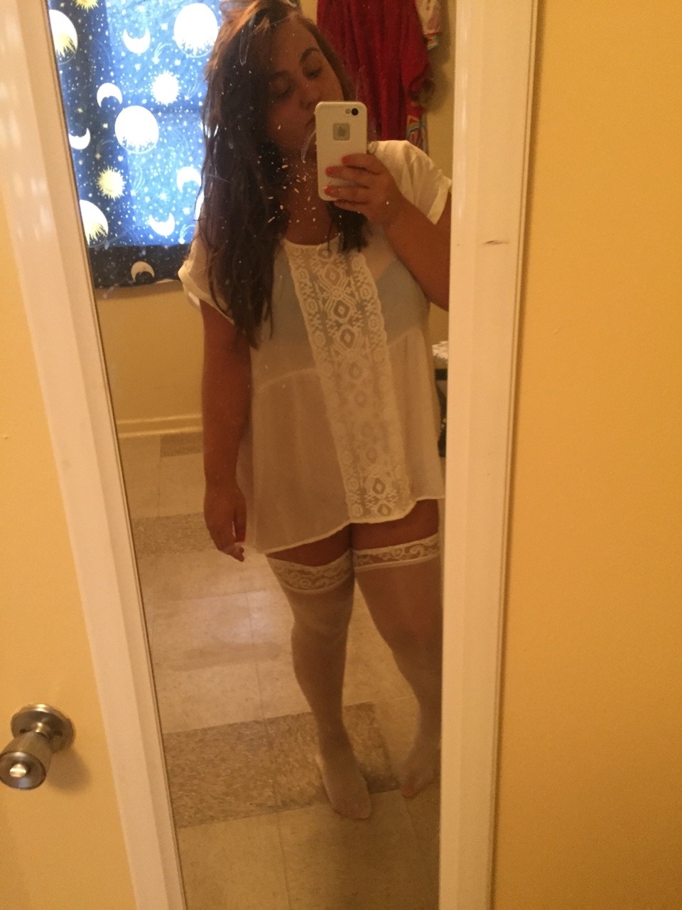 chubby-bunnies:  I’m almost 17, I’m size 16, lesbian, and I love life and myself.