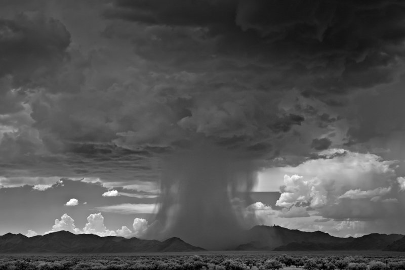 staceythinx:When clouds get dark and menacing, photographer Mitch Dobrowner is often