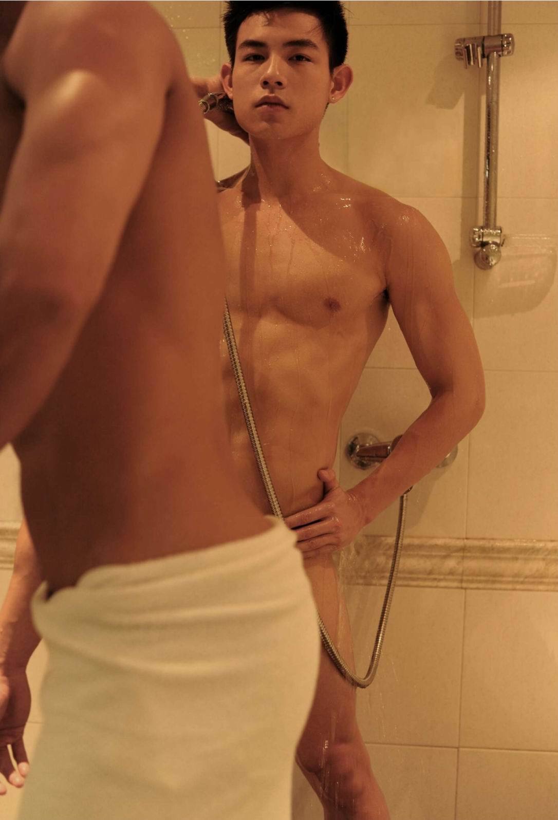 allasianguys:  MODÈLE - KING &amp; KARL (Bedroom)