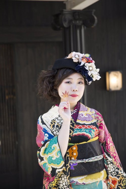 Breathtaking vintage black based furisode <3 <3 <3 (styling and pictures by)