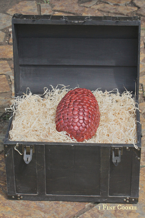 Game Of Thrones Chocolate Dragon Egg. Hodor Approves. http://www.1finecookie.com/2014/06/game-throne