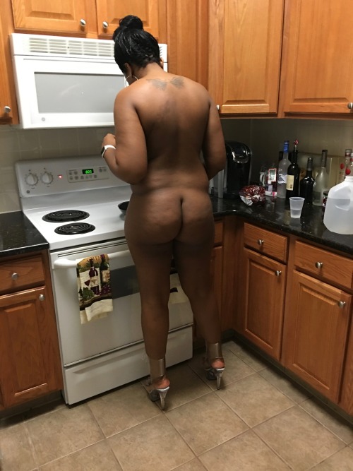 ablackthot:Thickness Don’t like those shoes but carry on BITCH