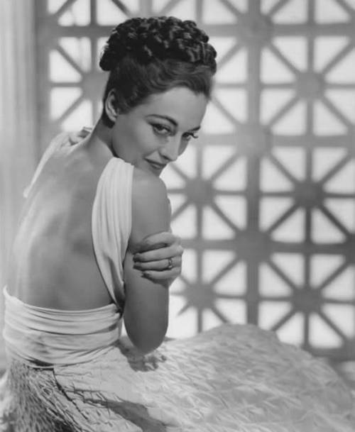 Joan Crawford by Laszlo Willinger Nudes &