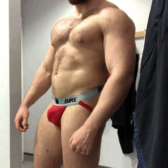 barbellsandbuttholes:  Woof