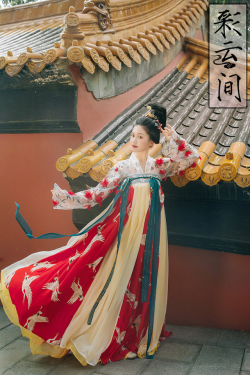 changan-moon: Traditional Chinese hanfu by 彩云间汉服