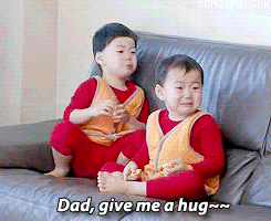 song-minguk:  I’m scared of Shark T__T 