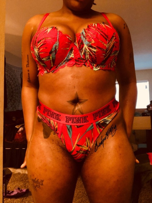 godpu55y: Yesterday, madam wore her new favorite Spromg lingerie :)  What ya think?