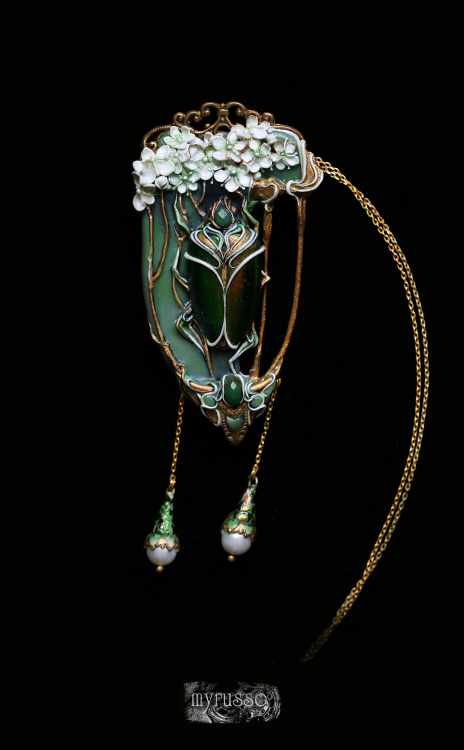 artnouveaustyle:Beautiful and outstanding polymer clay jewelry by Russian artist Valeria Myrusso. We