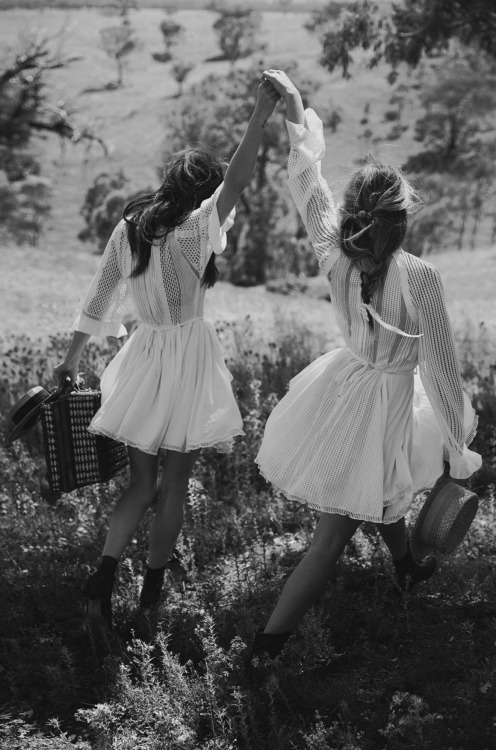 amy-ambrosio: Teresa Palmer & Phoebe Tonkin in “Lost in time” by Will Davidson for Vogue Austral
