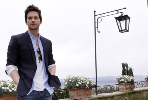 tomriley:Gorgeous photos of Tom Riley and the Da Vinci’s Demons team in Florence April 4th 2013. Sha