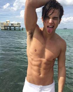 malecelebhub:  RIVER VIIPERI