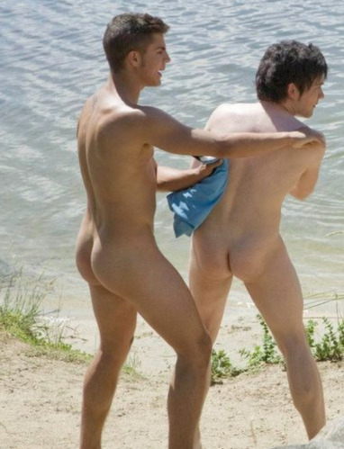 foreverfree24:  castelo-azul-dos-sonhos:  foreverfree24:  All I want for christmas is butt             Exactly that’s what I mean :) 