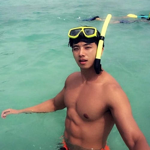 hot-namjas:  Young-Ho Park