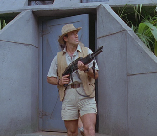 missanthropicprinciple:It’s always leg day for Robert Muldoon (Bob Peck, 23 August 1945 &