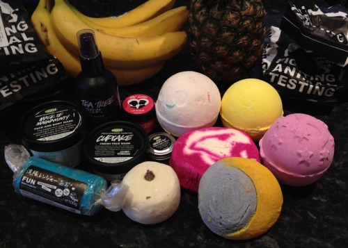 lushcosmeticsuk:  lushcosmeticsuk:  lushcosmeticsuk:OFFICIAL LUSH COSMETICS GIVEAWAY!To celebrate the reopening of our new OFFICIAL Tumblr blog, we have decided to do a small giveaway to make people more aware of our blog and inspire you all to try some