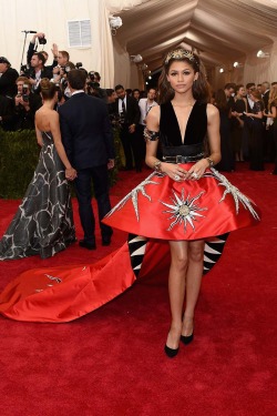 yourmotheradoresme:  Zendaya en Fausto Puglisi.Met