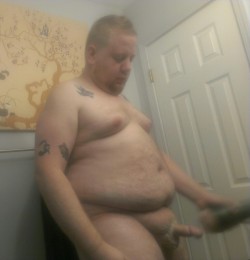 williebearspornblog:  How about something new for Tummy Tuesday? Here’s me using my fleshlight. 