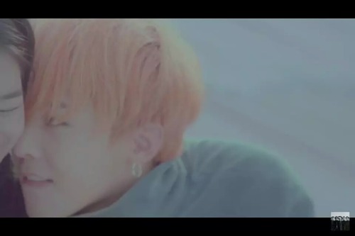 KWON JI YONGGGGGGGGGGGG My heart skipped a beat at this scene