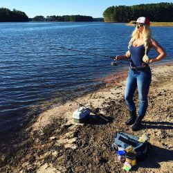 coralsublimestrawberry:  Blue skys, calm waters, warm weather - this is what fishing is meant to be like. In UK it usually cold, windy and wet.