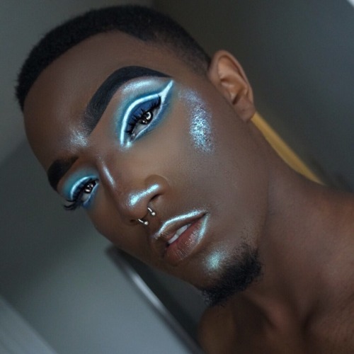 Neon liner type of day