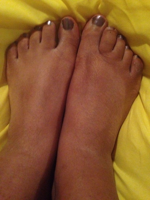 lusfulllife:  For my foot fetish followers 😜👣👣