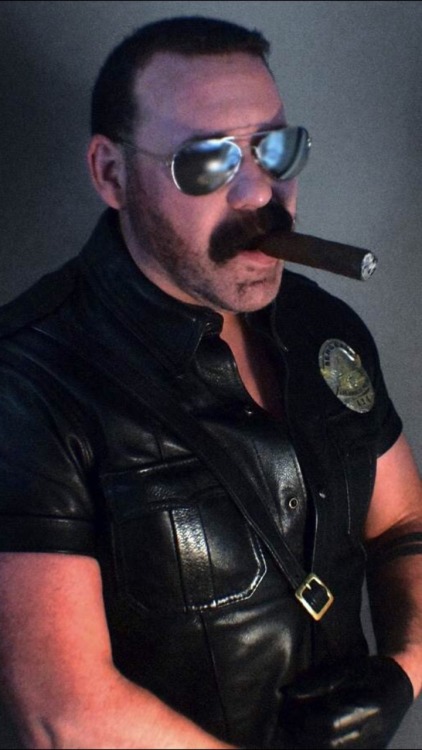 leatherclad4u: One hardhotfukker