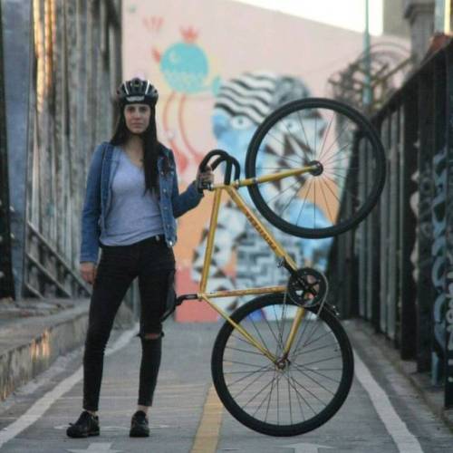 javi-ballestero:@andifreda #citygirls #girlbike #girlsgonefixie #ridegirl #ridelikegirl #fixiechick 