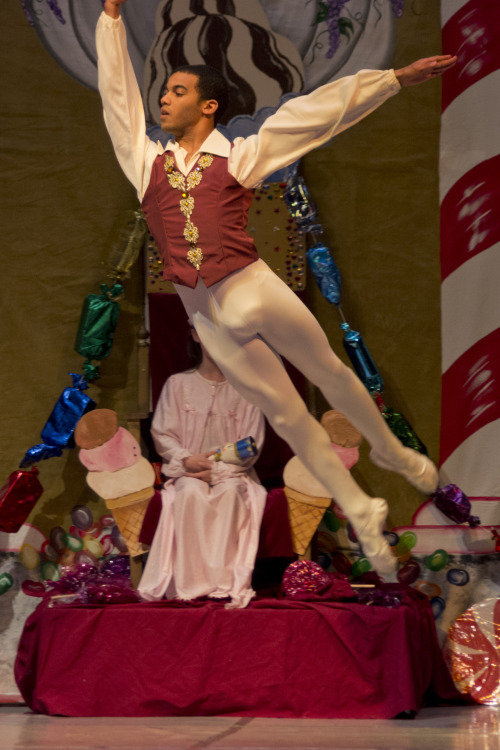 Mmmmm, nutcracker.   Follow & Reblog: http://freeballplayla.tumblr.com/ Share stories, cruising 