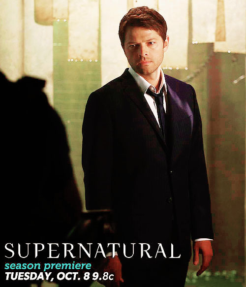 superwholocked471:  dancingqueenie:  mishasminions:  I NEED A MINUTE  LACK OF COAT  OMG CAS SUITED UP!