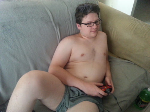 xflintx:  Decided to start the Mass Effect series over again, I love these games (minus the botched 