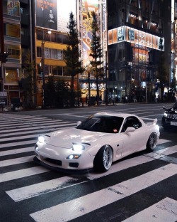 untouchvbles:Mazda RX-7 (FD)