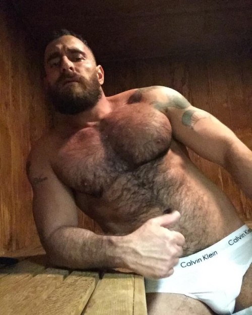 bendover4daddies: Follow me for the sexiest daddies!