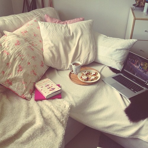 coqqui:  cosy en We Heart It. http://weheartit.com/entry/73392501/via/Cami_Cele