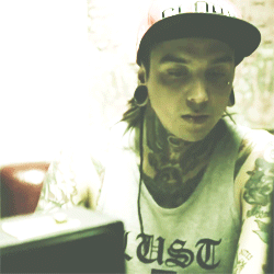 undergroundmindpalace:  Tony Perry (250px x 250px) sidebar gifs for anon (request