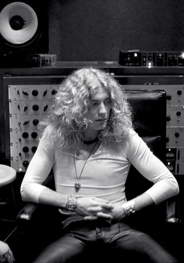 rocknrollcanneverdie:  Robert Plant Electric Lady Studios ( New York ) , Led Zeppelin.