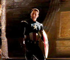 imjustthemechanic:captain-outoftime​:#i will always only see how much control chris has over the shield #and how tom kinda just flings it around #because he’s not used to the burden of liberty
