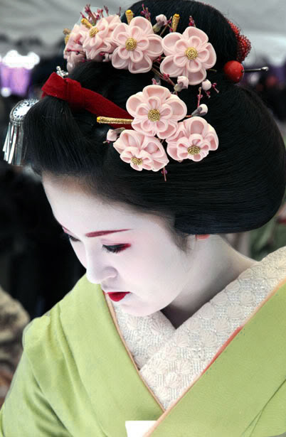 The ofuku hairstyle's hanakanzashi (the hairstlye that [Ichimame is] currently w