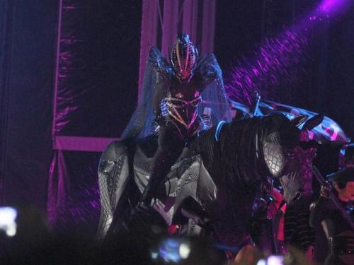 alanakarana:  Just watched the episode of Jim Henson’s Creature Shop on Syfy (an awesome show, hosted by Chiana from Farscape) where they brought out Lady Gaga’s unicorn from her last tour and I had no idea it was a collaboration between the Creature