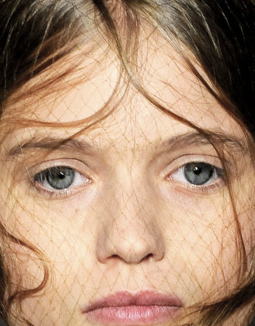 mihaliko:  Abbey Lee Kershaw at Alexander McQueen Spring 2009 