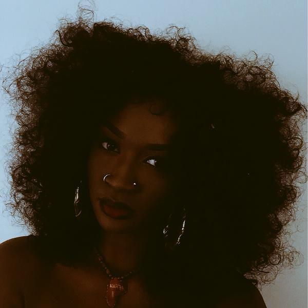 rudegyalchina:  56blogscrazy:  melanin at it’s best   Omfg !!! Put her on a t shirt