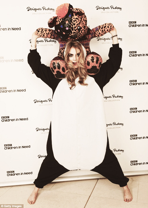 deluhveen:  CARA DELEVINGNE BLOG