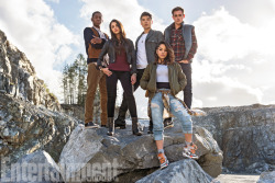 entertainmentweekly:  Power Rangers first look: Get a sneak peek at the new teenagers with attitude Take that, Rita Repulsa! 