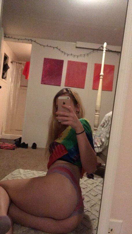 thatdisgustingslut:  v happy about having a mirror in my room again 