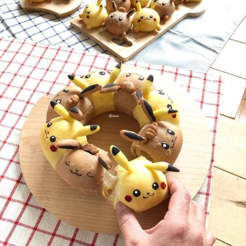 retrogamingblog: Pokemon bread made by umi0407