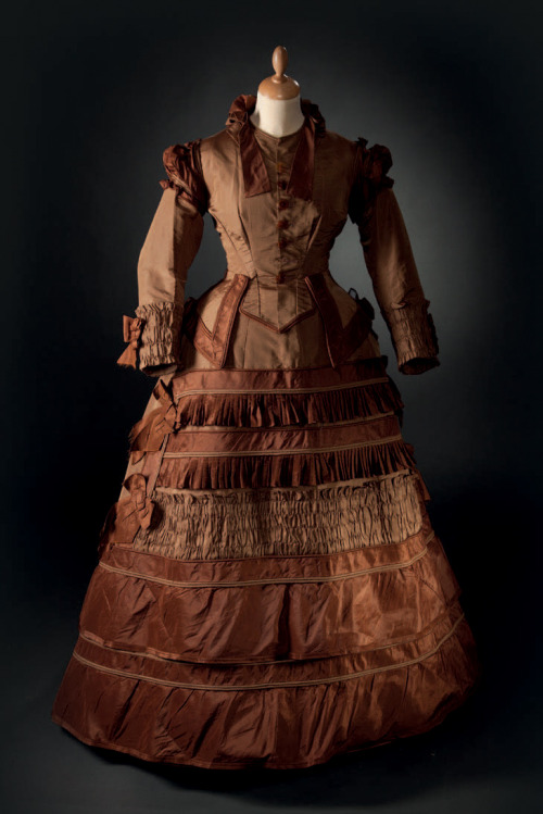 Afternoon dress ca. 1872From Tessier & Sarrou