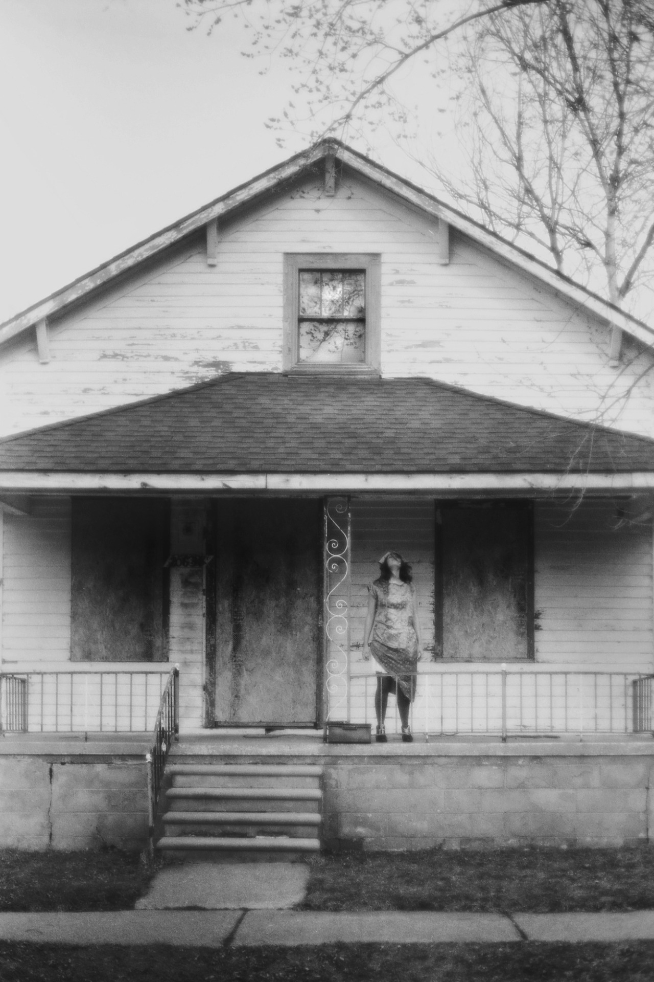 nataliekucken:  35mm film photographs from March 2012 in the arson-ed and vacant