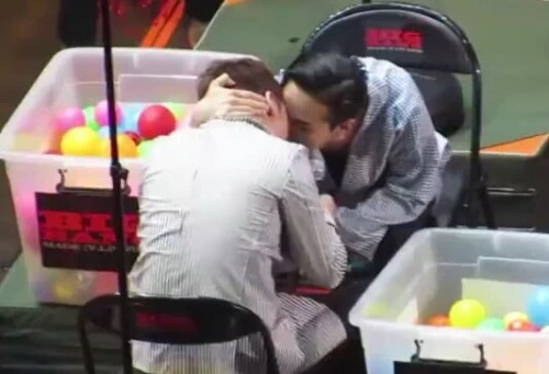 geeseungri:  I love angles. I love boyfriends. I love nyong-freaking-tory. I love love. 